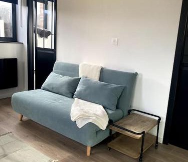 Coutiches Apartamento | Entre ville et campagne appartement cosy avec parking et terrasse Wood