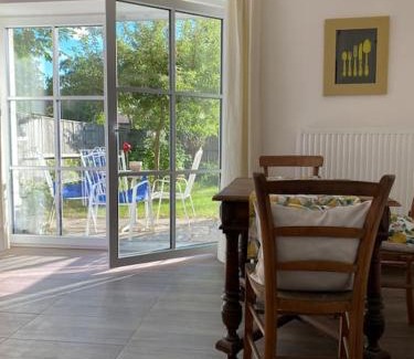 Groß-Siegharts Apartamento | Entzückendes Häuschen, neu ren.