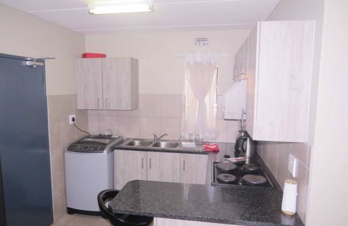 Pretoria Apartamento | Enyoy this furnished Morden house with your family