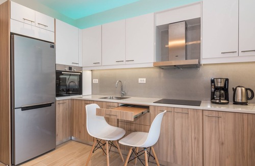 Zakynthos Town Apartamento | 'eolia Apartment' - Sea & City View Central Apt