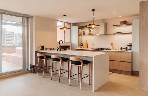 Los Naranjos Apartamento | EP| Bright Apt W/AC, Workspace, Jacuzzi