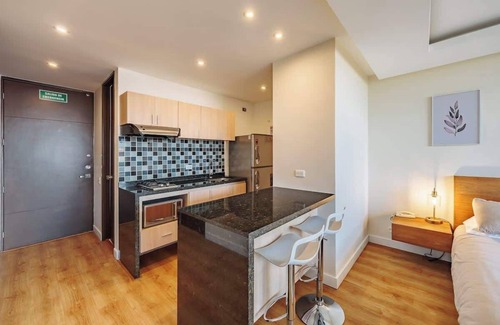 La Aguacatala Apartamento | |EP| Modern Loft W/AC, Workspace, and Scenic Views