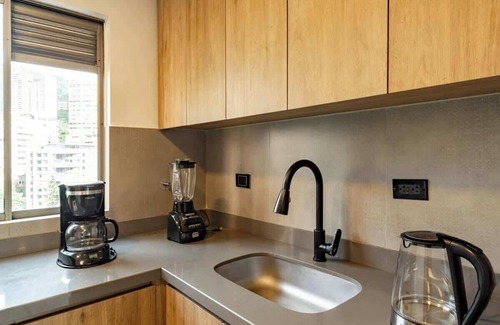 Los Naranjos Apartamento | |EP| Spacious 2BR Apt Near Tesoro Mall, ACs,Gym
