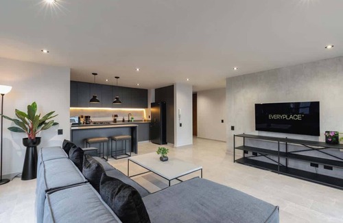 Lalinde Apartamento | |EP| Spacious Apt with AC, Workspace, Views