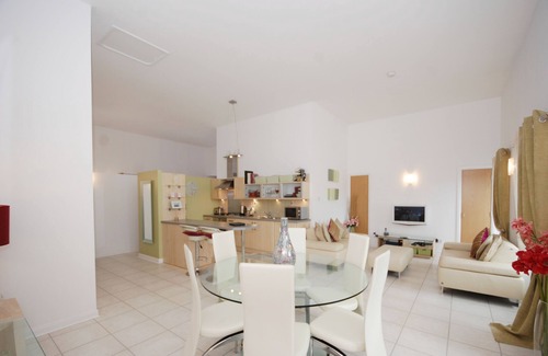 Central Aberdeen Apartamento | EPI - Apartamento ático de 1 cama con baño en suite y vestidor