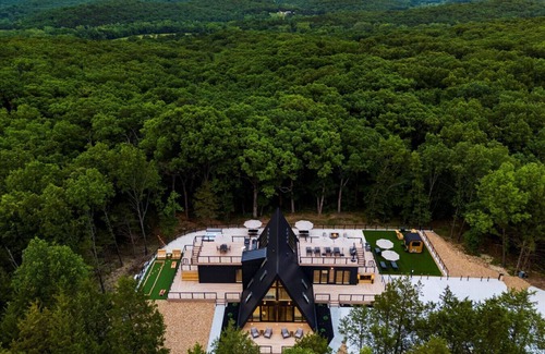 Mount Sterling Casa | Epic A-Frame Retreat | Rooftop, Theater, Hot Tub + Sauna