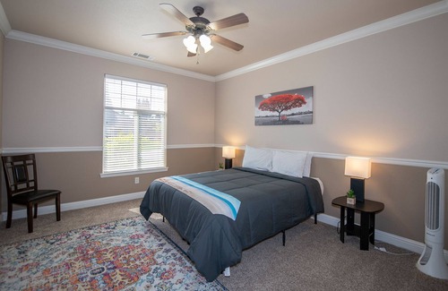 Redding Casa | 🔥EPIC Executive Luxury! ❤️Arcades🕹 Jacuzzi 🌊 Pool 🎱