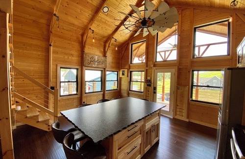 Williamstown Cabina | Epic Family Lake Getaway - 5 Min to Ark, Gameroom, 100ft Dock, Hot Tub, Sauna