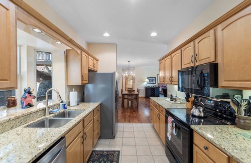 Whittier Condominio | Condominio de lujo en Gated Mountain Resort ($ 99 / día de la semana hasta el 30 de junio)