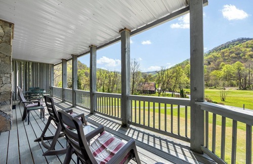 Whittier Condominio | Condominio de lujo en Gated Mountain Resort ($ 99 / día de la semana hasta el 30 de junio)