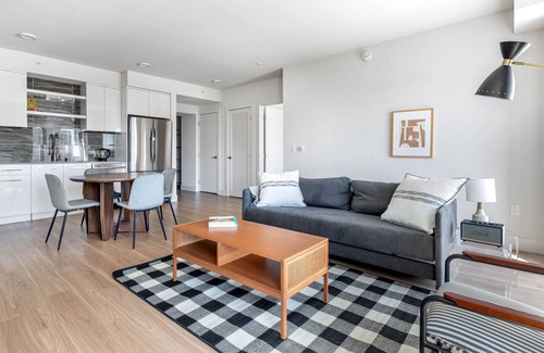 Downtown Oakland Apartamento | Epic Oakland 2BR w/ AC, W/D, Sky Deck, next to BART, by Blueground