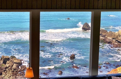Dillon Beach Casa | Absolute Oceanfront on Bluff w / Crashing Surf