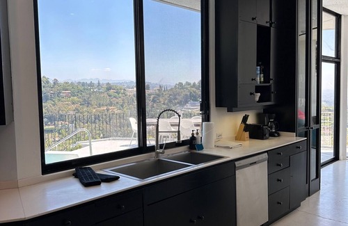 Bel Air Casa | Epic Views: Bel Air Mid-Century!