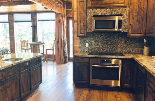 Broken Bow Cabina | Epic views! Hot tub under the stars, close to lake