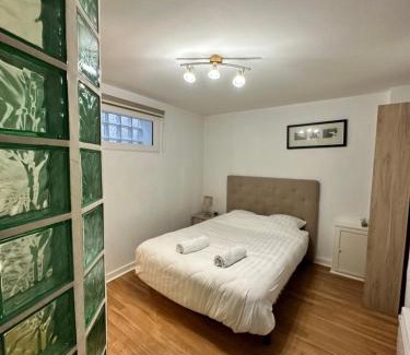 Epinal Apartamento | Epinal Hyper Centre, Place des Vosges T2 avec terrasse et salon de jardin.