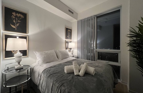St. Lawrence Condominio | Epitome luxury lifestyle living by the Lake, Fully Furnished Executive Penthouse