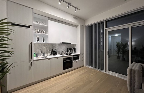 St. Lawrence Condominio | Epitome luxury lifestyle living by the Lake, Fully Furnished Executive Penthouse