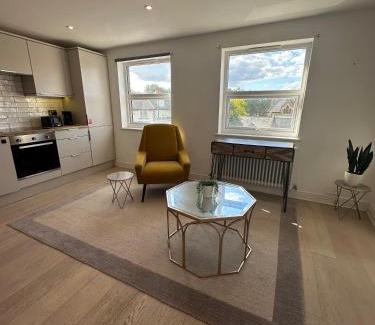 Epsom Apartamento | Epsom High Street Retreat Stylish 1-Bed Flat