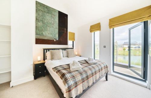 Holworth Casa | Equinox