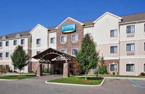 Kalamazoo Condominio | Equipped Suite | Business Center + Indoor Pool