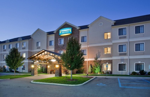 Kalamazoo Condominio | Equipped Suite | Business Center + Indoor Pool