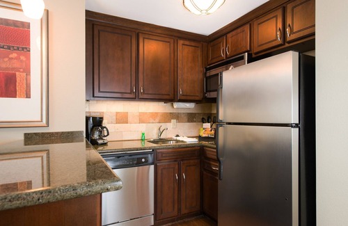 Columbia Condominio | Equipped Suite | Less than 1 Mile from USC
