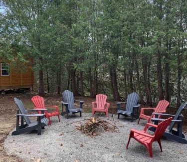 Fenelon Falls Casa | Equuleus Lofted Kabin