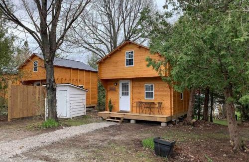 Fenelon Falls Casa | Equuleus Lofted Kabin