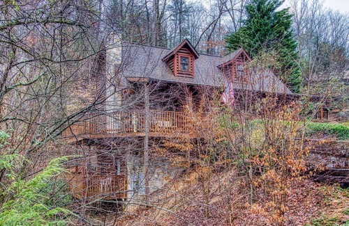 Pigeon Forge Cabina | Er312- Bear Mountain Memories- Great Location- Close To Town 6 Bedroom Cabin by RedAwning