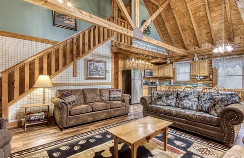 Pigeon Forge Cabina | Er92 - Virginia's Villa - Great Location! Close To All The Action! 5 Bedroom Cabin by RedAwning