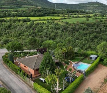 Artesa de Segre Casa | Era de Cal Baro - Casa rural con gran piscina y jardin