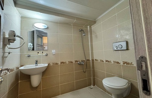 Kadnlar Denizi Mahallesi Hotel | Erciyes Otel Kusadasi