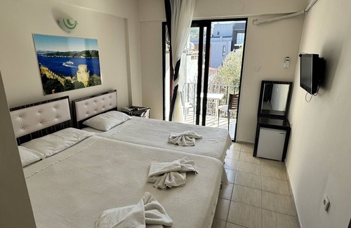 Kadnlar Denizi Mahallesi Hotel | Erciyes Otel Kusadasi