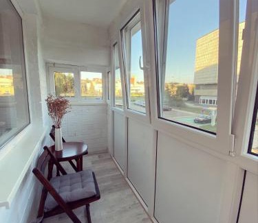 Visaginas Apartamento | Erdvus butas su balkonu šalia ežero ir stadiono