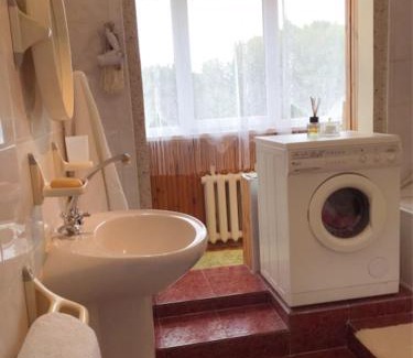 Visaginas Apartamento | Erdvus butas su balkonu šalia ežero ir stadiono