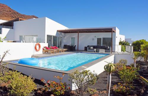 Playa Blanca Hotel | Ereza Hoopoe Villas