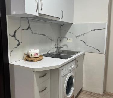 Blloku Apartamento | Ergi’s Studio Apartment