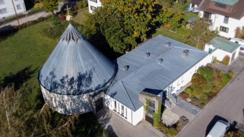Kelheim Apartamento | Erholungsreich - Große familienfreundliche Ferienwohnung in ehemaliger Kirche