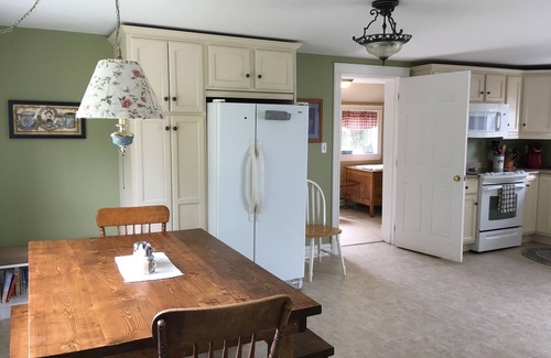 Souris Casa | Erica's Farm House ~ Hospedaje en el Lily Pond