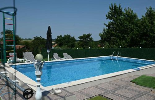 Kazanlak Casa | Erida Guest House - къща за гости до Русе