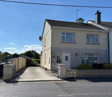 Oughterard Casa | Erin House - Oughterard Central