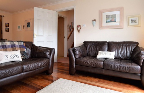 Cairnbaan Casa | Eriska, nearby Crinal Canal, pet friendly