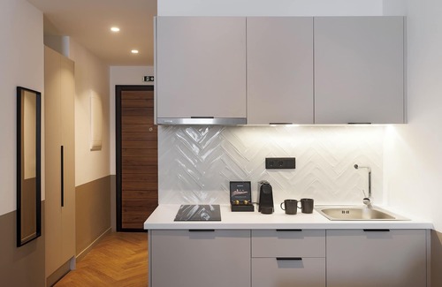 Omonia Hotel | Ermass Modern Living Apartments