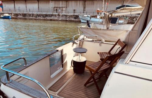 Lisbon Alquiler De Eote | Ero- A floating Escape in Lisbon