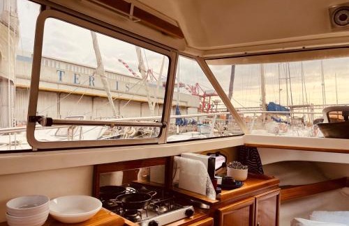 Lisbon Alquiler De Eote | Ero- A floating Escape in Lisbon