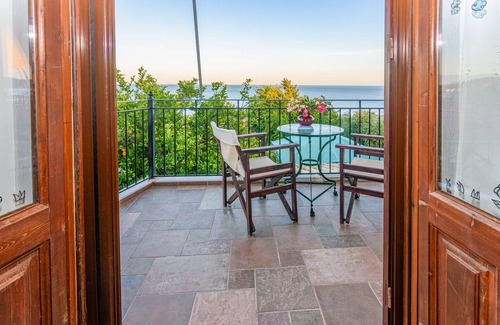 Koroni Apartamento | Eros Cozy, Panoramic Sea View, Perfect Location