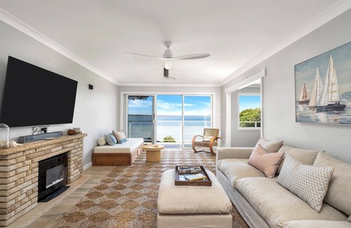 Erowal Bay Casa | EROWAL BAY BOATHOUSE, Erowal Bay - 4pm Check Out Sundays (except Peak season)!