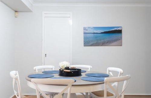 Old Erowal Bay Casa | Erowal Bay Retreat Alfresco Dining Serenity