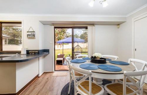 Old Erowal Bay Casa | Erowal Bay Retreat Alfresco Dining Serenity