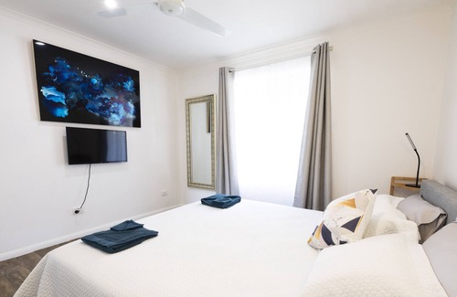 Old Erowal Bay Cabaña | Errol Cottage: forest to the sea